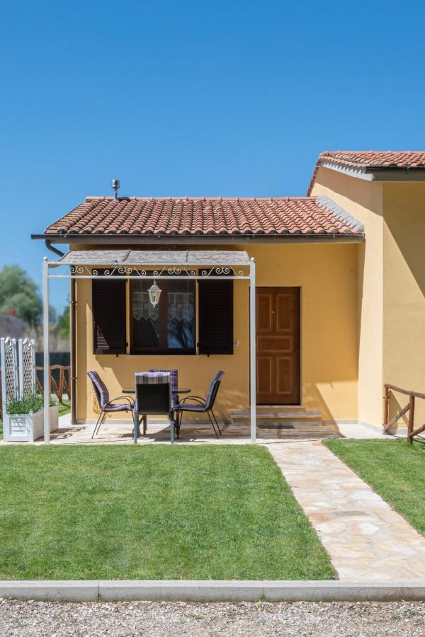 I See Lake Castiglione del Lago Exterior photo