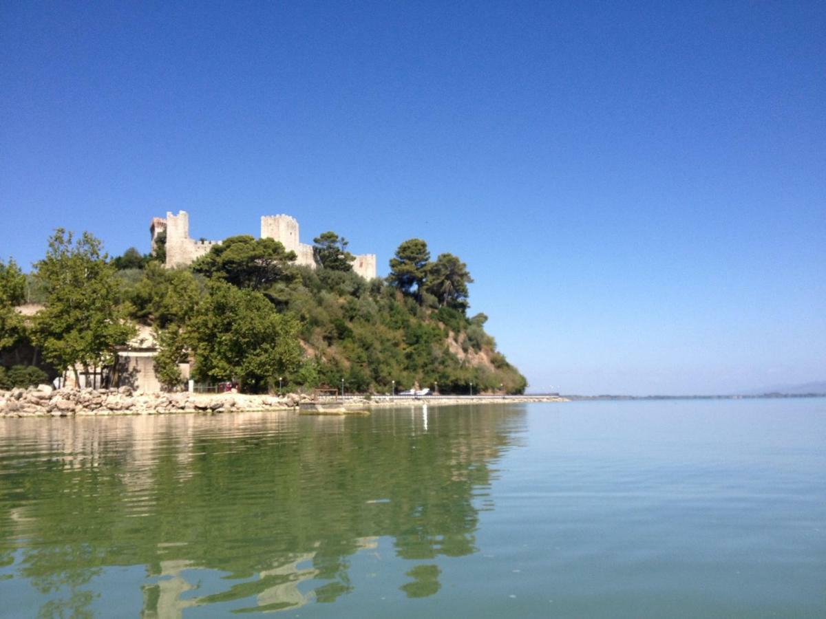 I See Lake Castiglione del Lago Exterior photo